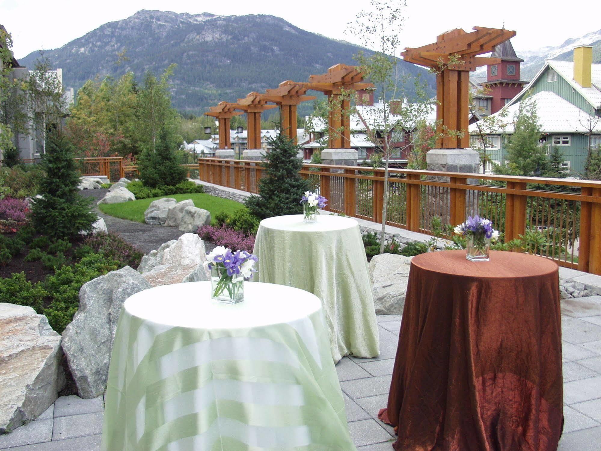 Pan Pacific Whistler Village Centre Exterior foto